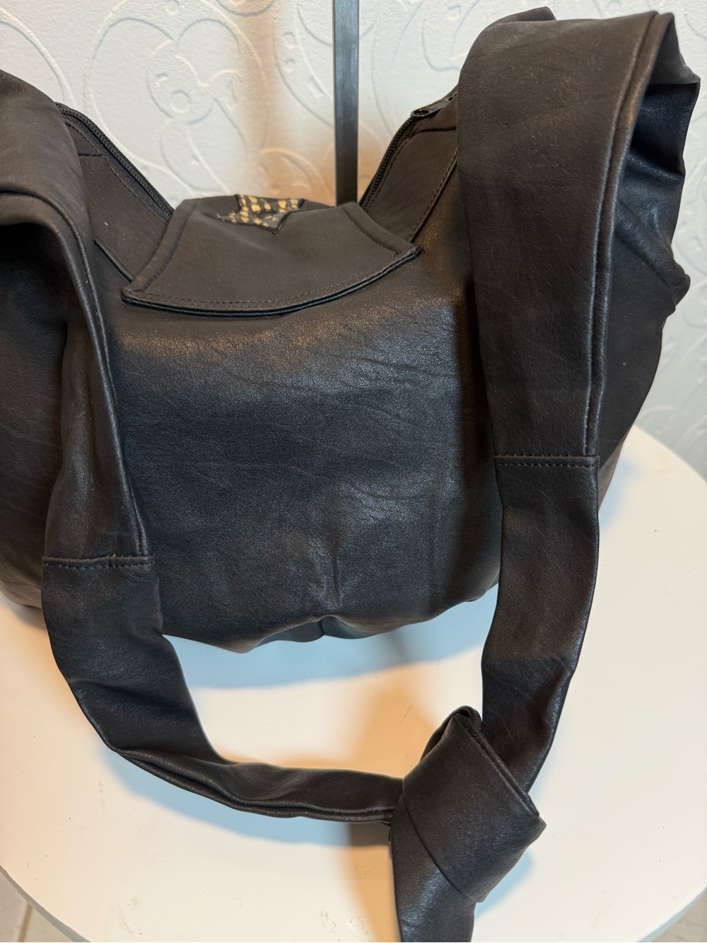 Vintage Women's Hobo Shoulder Bag - Picture 6 of 12